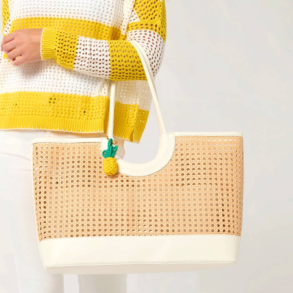 Best Of Atlanta Gift Shop Lyra Tote in White – Woven Vegan Leather Beach Bag